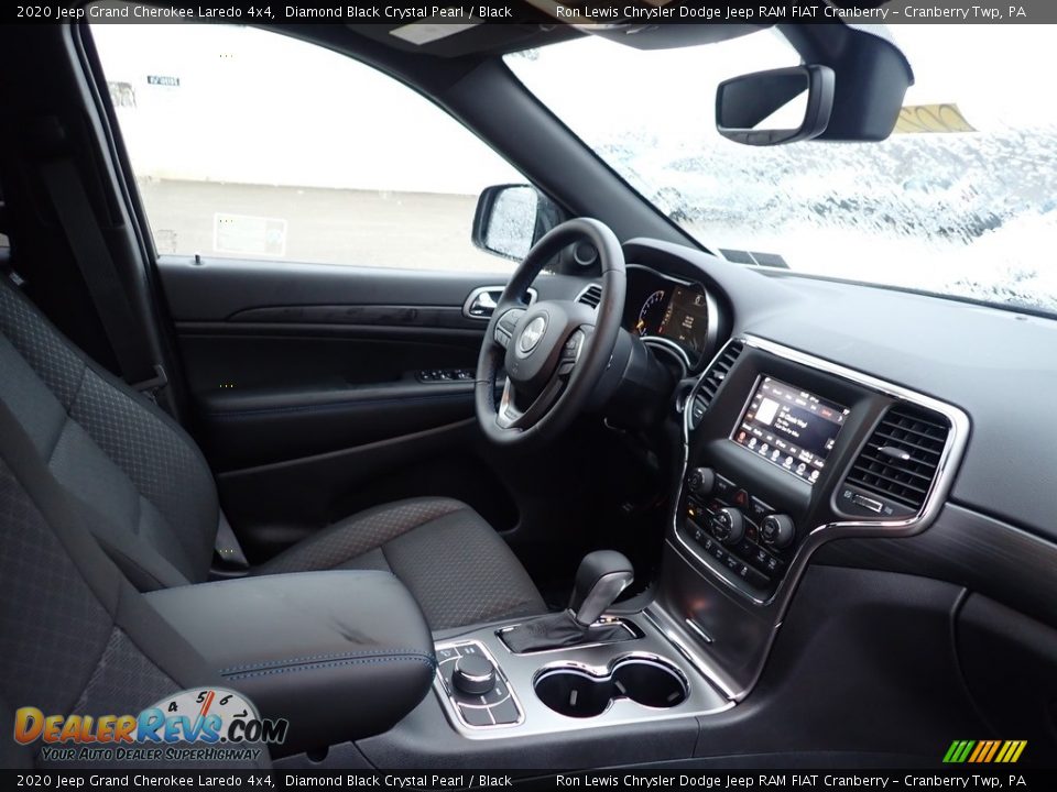 2020 Jeep Grand Cherokee Laredo 4x4 Diamond Black Crystal Pearl / Black Photo #11