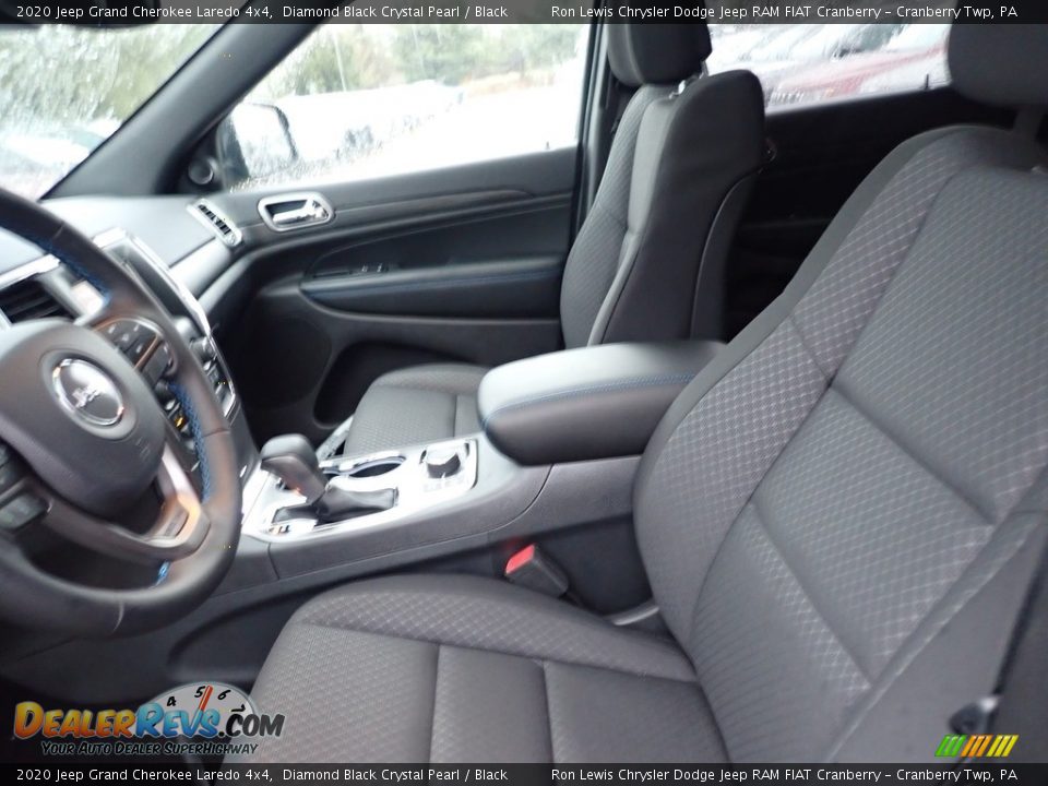 2020 Jeep Grand Cherokee Laredo 4x4 Diamond Black Crystal Pearl / Black Photo #14