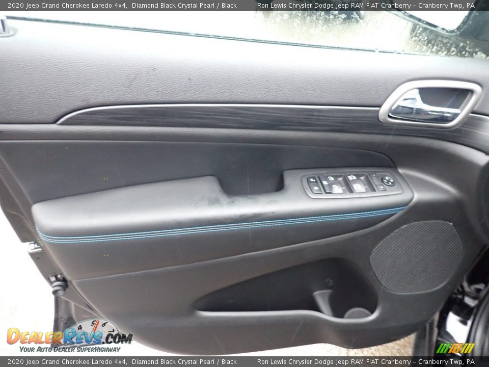 2020 Jeep Grand Cherokee Laredo 4x4 Diamond Black Crystal Pearl / Black Photo #15
