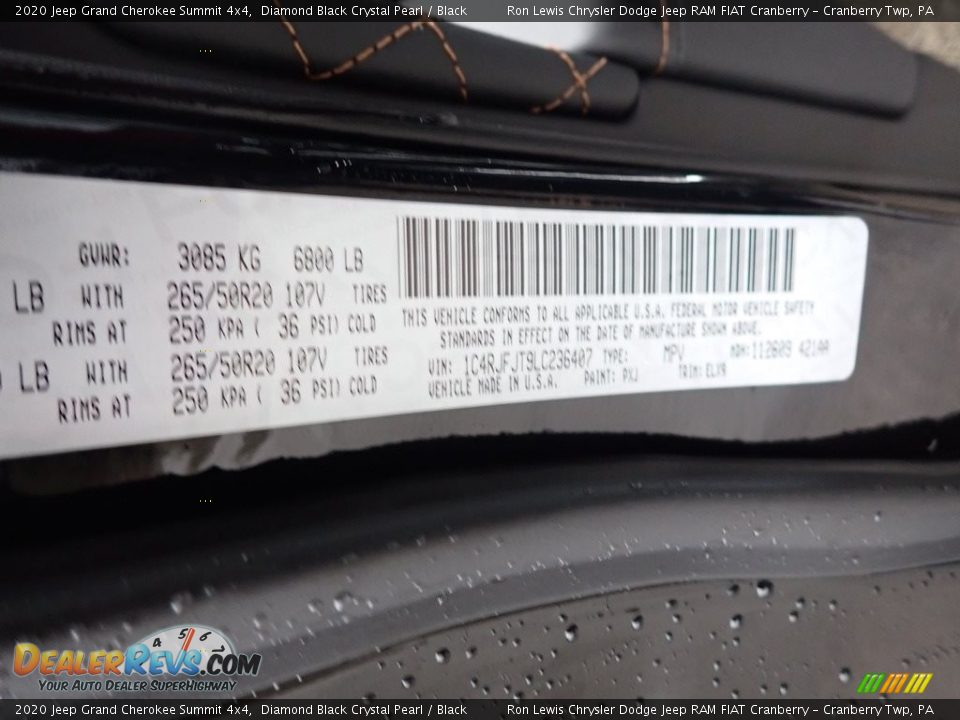 2020 Jeep Grand Cherokee Summit 4x4 Diamond Black Crystal Pearl / Black Photo #16