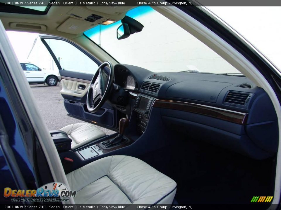 2001 BMW 7 Series 740iL Sedan Orient Blue Metallic / Ecru/Navy Blue Photo #26
