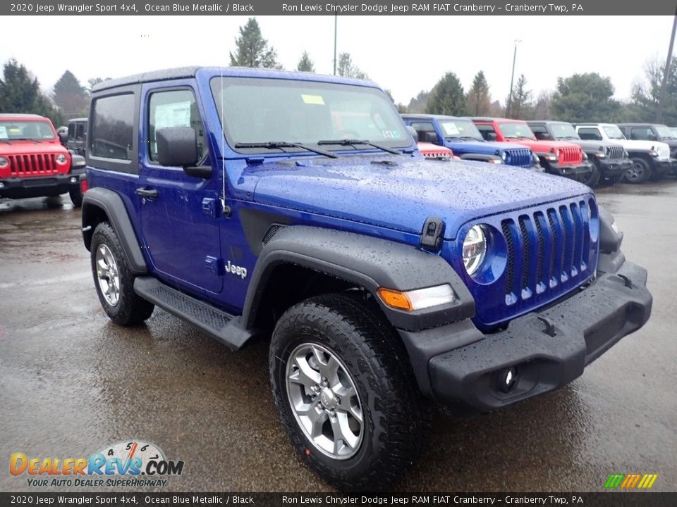 Front 3/4 View of 2020 Jeep Wrangler Sport 4x4 Photo #7