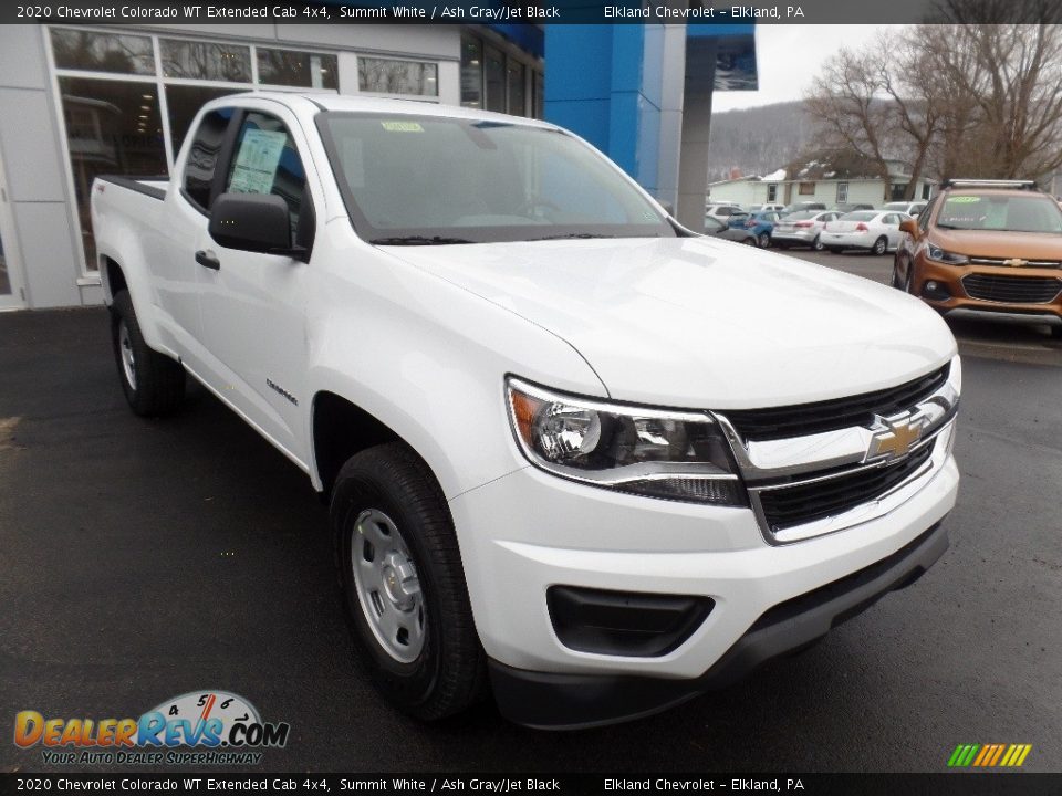 Front 3/4 View of 2020 Chevrolet Colorado WT Extended Cab 4x4 Photo #1