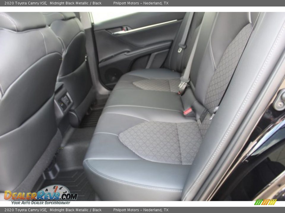2020 Toyota Camry XSE Midnight Black Metallic / Black Photo #21