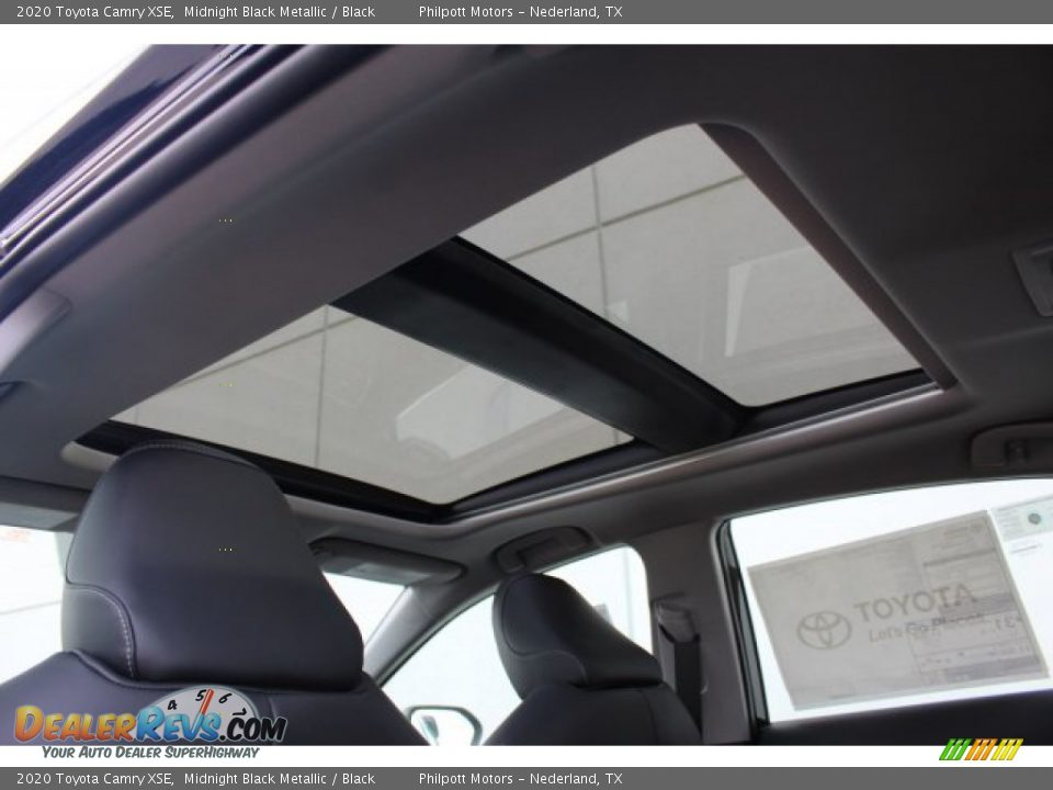 2020 Toyota Camry XSE Midnight Black Metallic / Black Photo #24