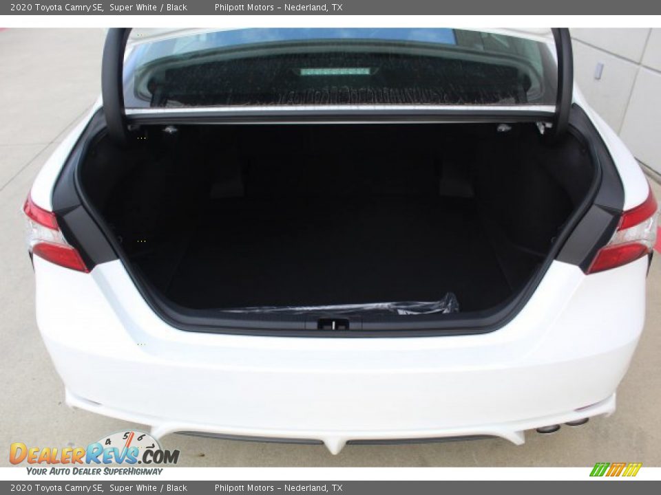 2020 Toyota Camry SE Super White / Black Photo #24