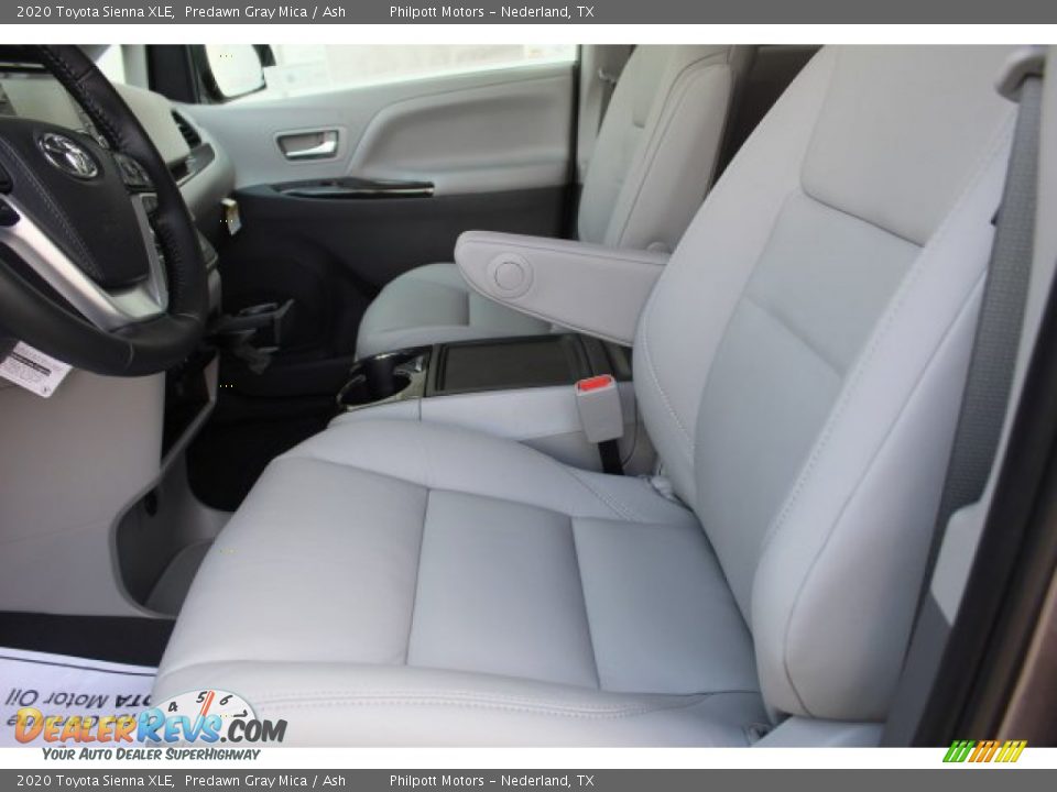 2020 Toyota Sienna XLE Predawn Gray Mica / Ash Photo #10