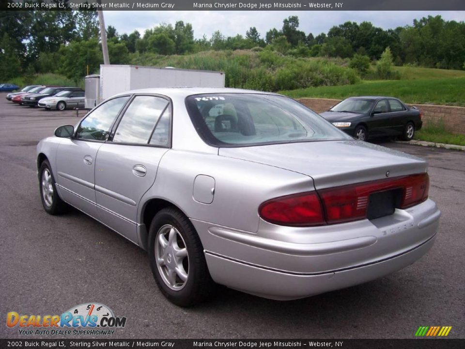 2002 Buick Regal LS Sterling Silver Metallic / Medium Gray Photo #8