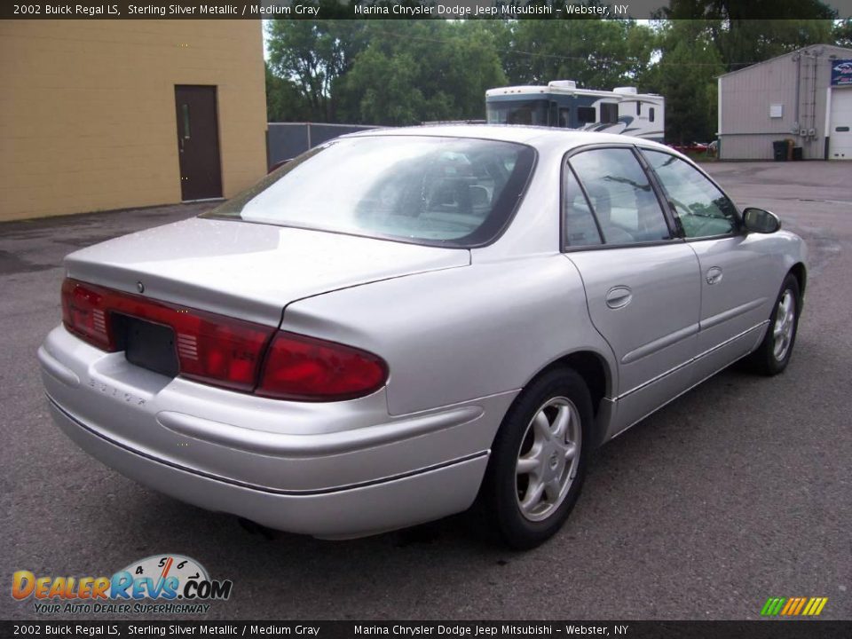 2002 Buick Regal LS Sterling Silver Metallic / Medium Gray Photo #10