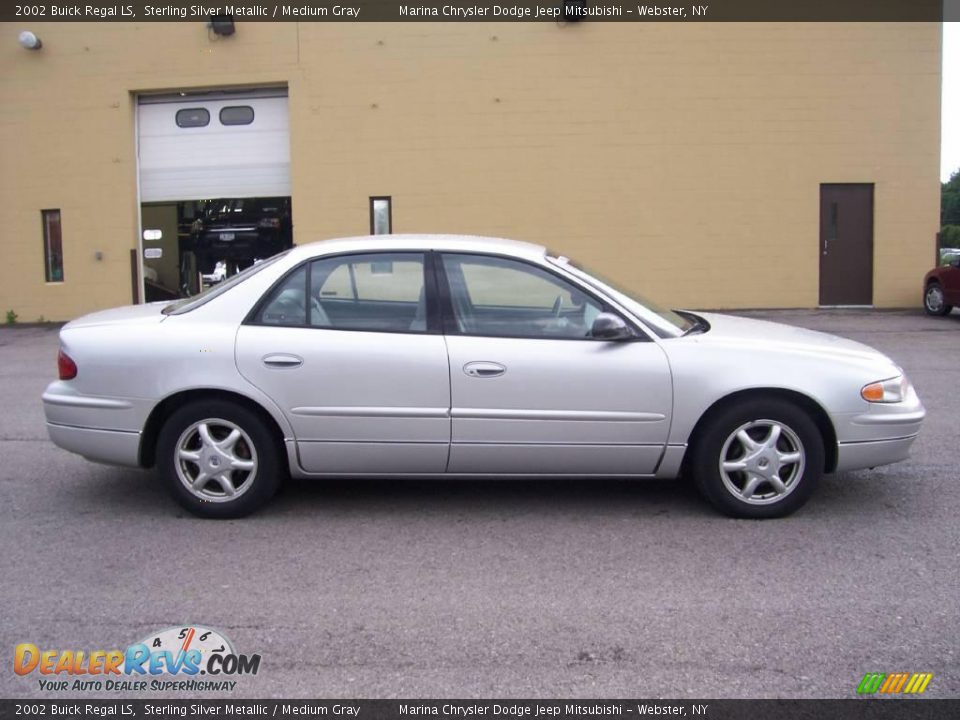 2002 Buick Regal LS Sterling Silver Metallic / Medium Gray Photo #11