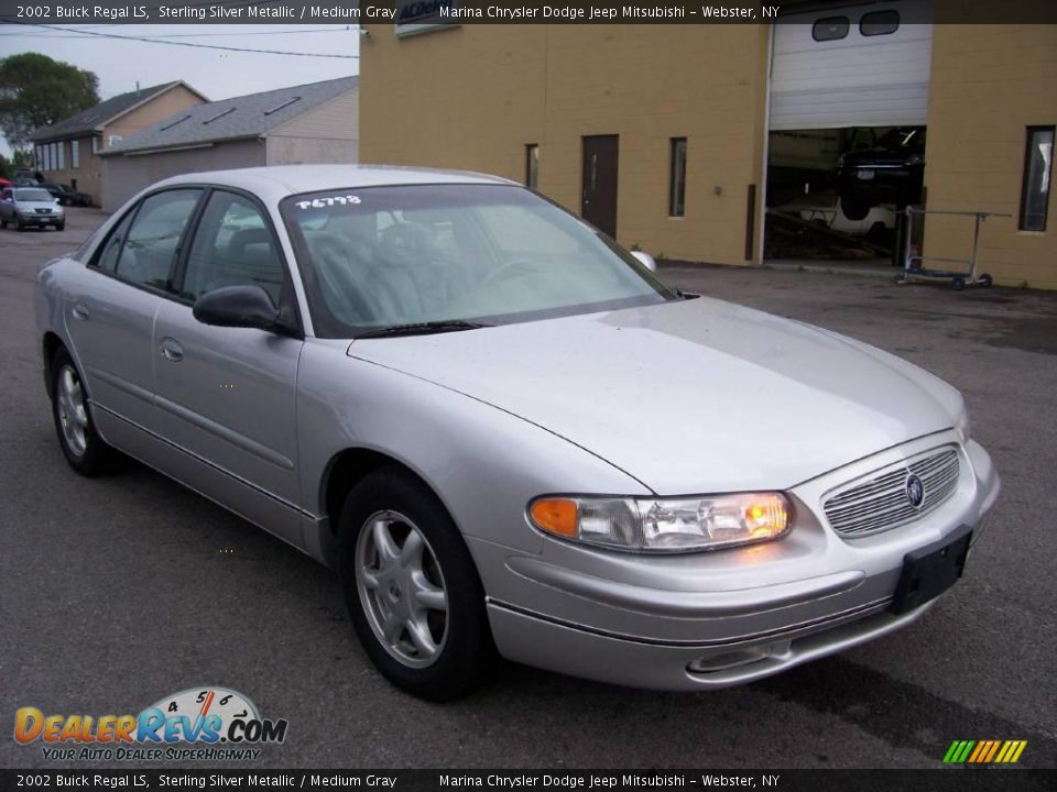 2002 Buick Regal LS Sterling Silver Metallic / Medium Gray Photo #12