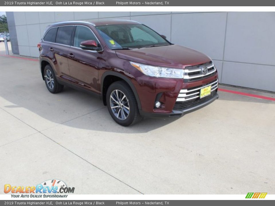 2019 Toyota Highlander XLE Ooh La La Rouge Mica / Black Photo #2