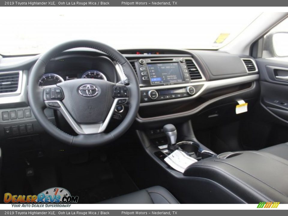 2019 Toyota Highlander XLE Ooh La La Rouge Mica / Black Photo #24