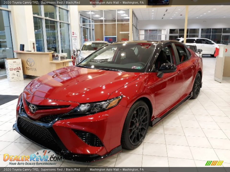 Front 3/4 View of 2020 Toyota Camry TRD Photo #1