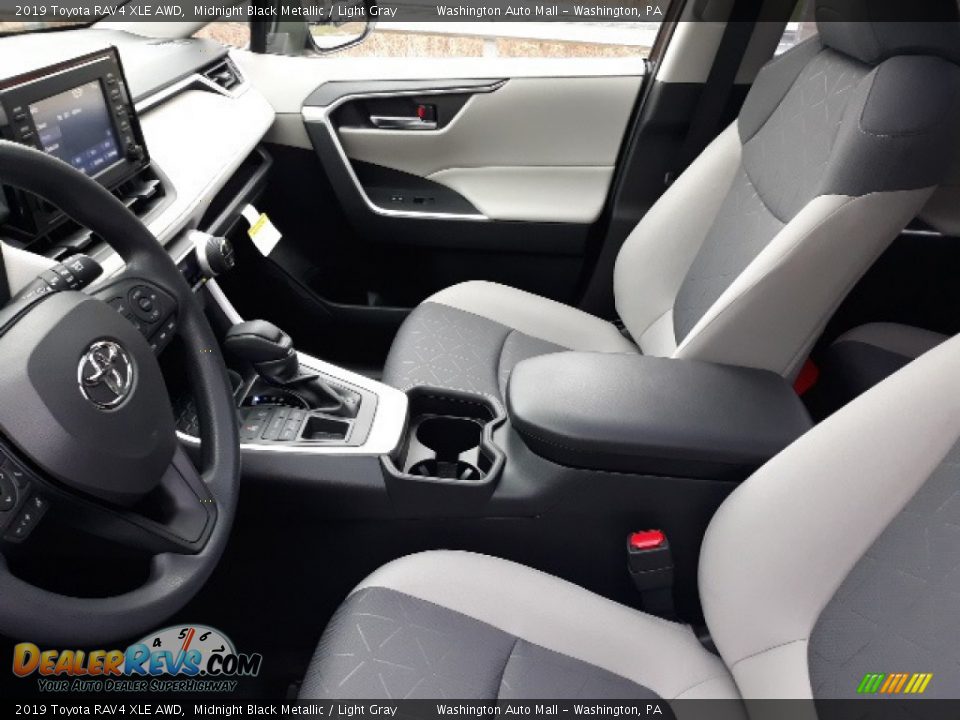 2019 Toyota RAV4 XLE AWD Midnight Black Metallic / Light Gray Photo #4