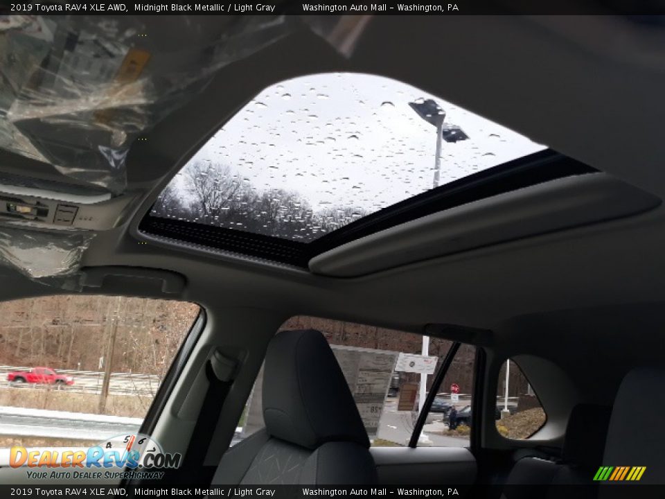 2019 Toyota RAV4 XLE AWD Midnight Black Metallic / Light Gray Photo #5