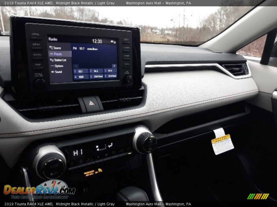 2019 Toyota RAV4 XLE AWD Midnight Black Metallic / Light Gray Photo #6