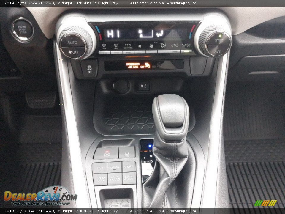 2019 Toyota RAV4 XLE AWD Midnight Black Metallic / Light Gray Photo #8
