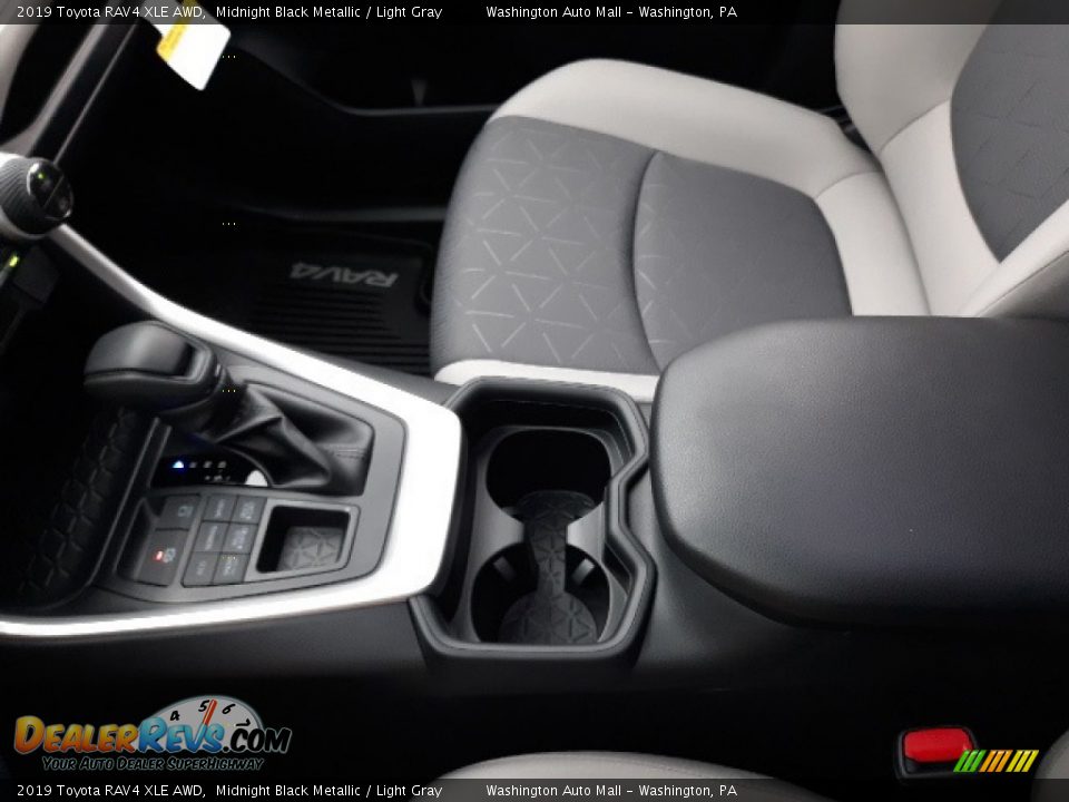 2019 Toyota RAV4 XLE AWD Midnight Black Metallic / Light Gray Photo #9