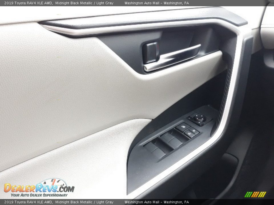 2019 Toyota RAV4 XLE AWD Midnight Black Metallic / Light Gray Photo #14