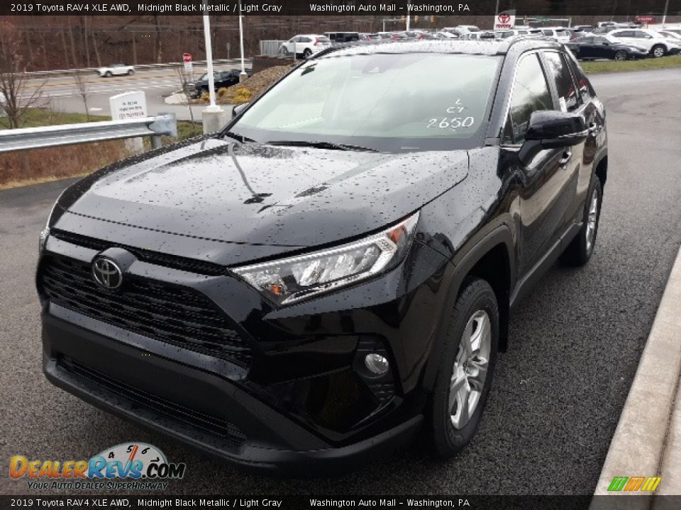 2019 Toyota RAV4 XLE AWD Midnight Black Metallic / Light Gray Photo #16