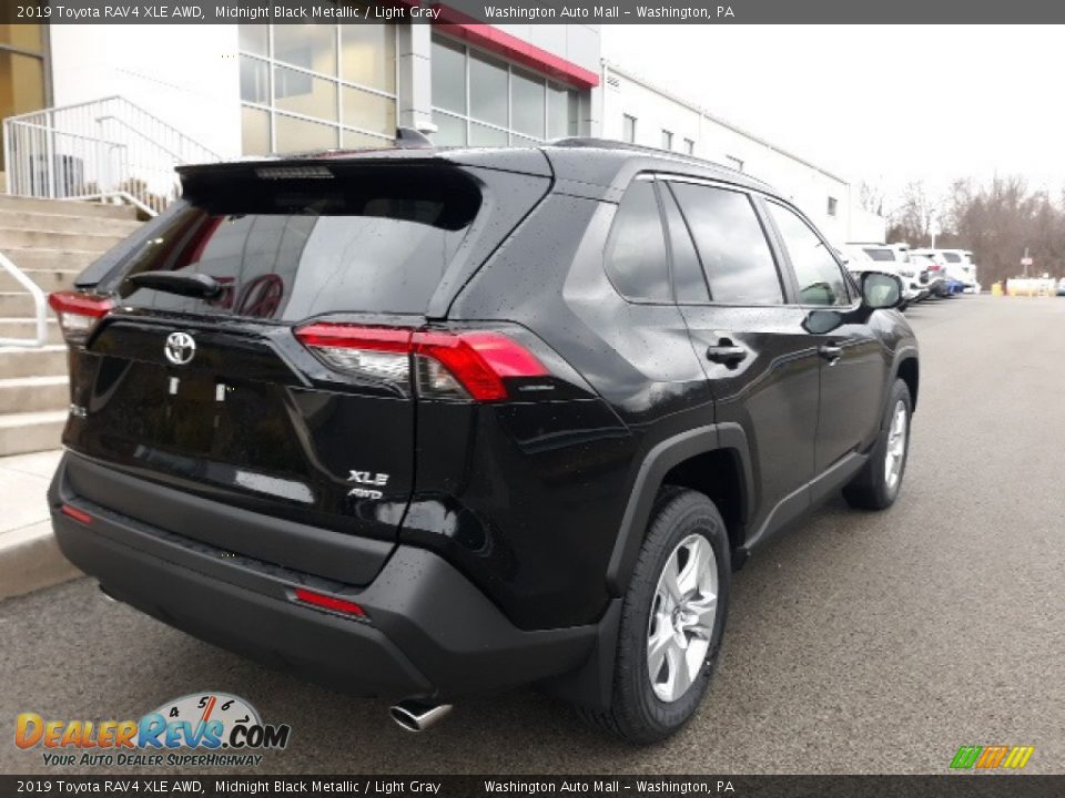 2019 Toyota RAV4 XLE AWD Midnight Black Metallic / Light Gray Photo #18