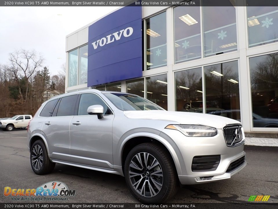 Front 3/4 View of 2020 Volvo XC90 T5 AWD Momentum Photo #1