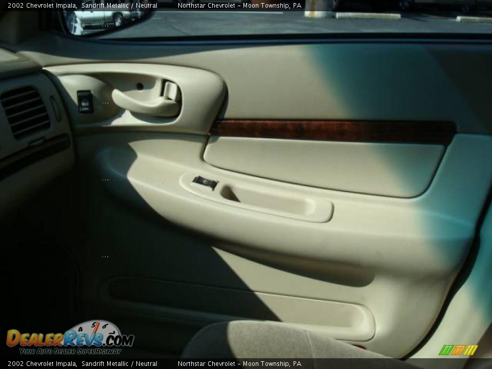 2002 Chevrolet Impala Sandrift Metallic / Neutral Photo #16