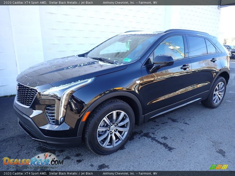 Front 3/4 View of 2020 Cadillac XT4 Sport AWD Photo #2