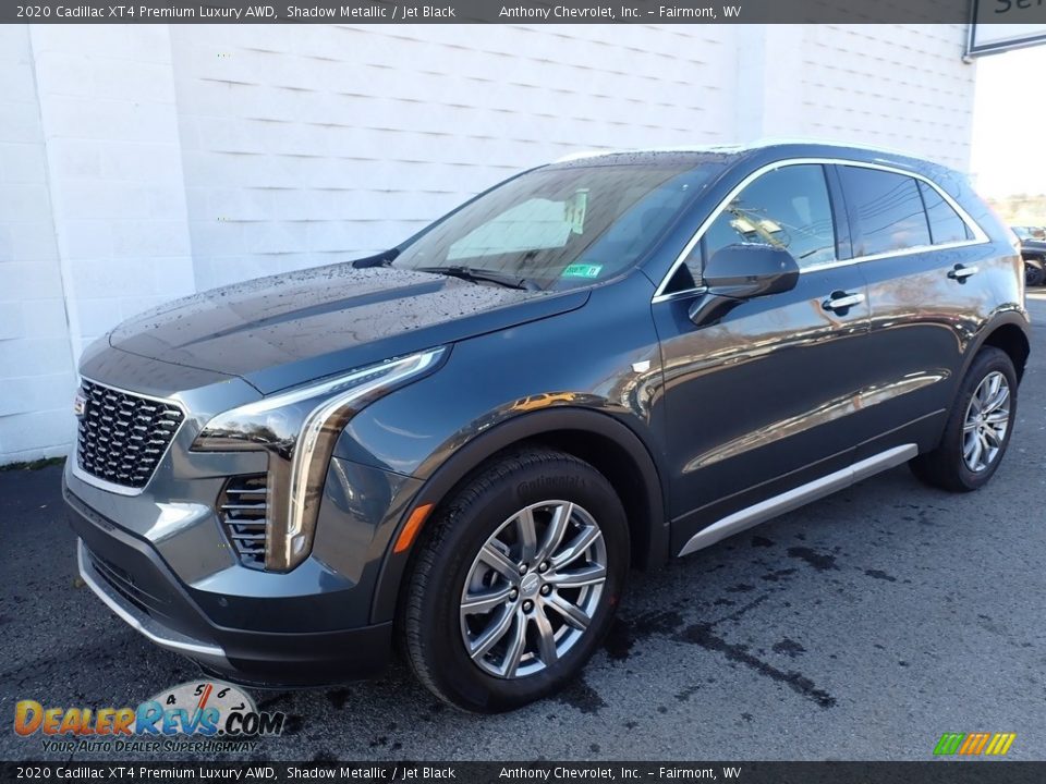 Front 3/4 View of 2020 Cadillac XT4 Premium Luxury AWD Photo #2