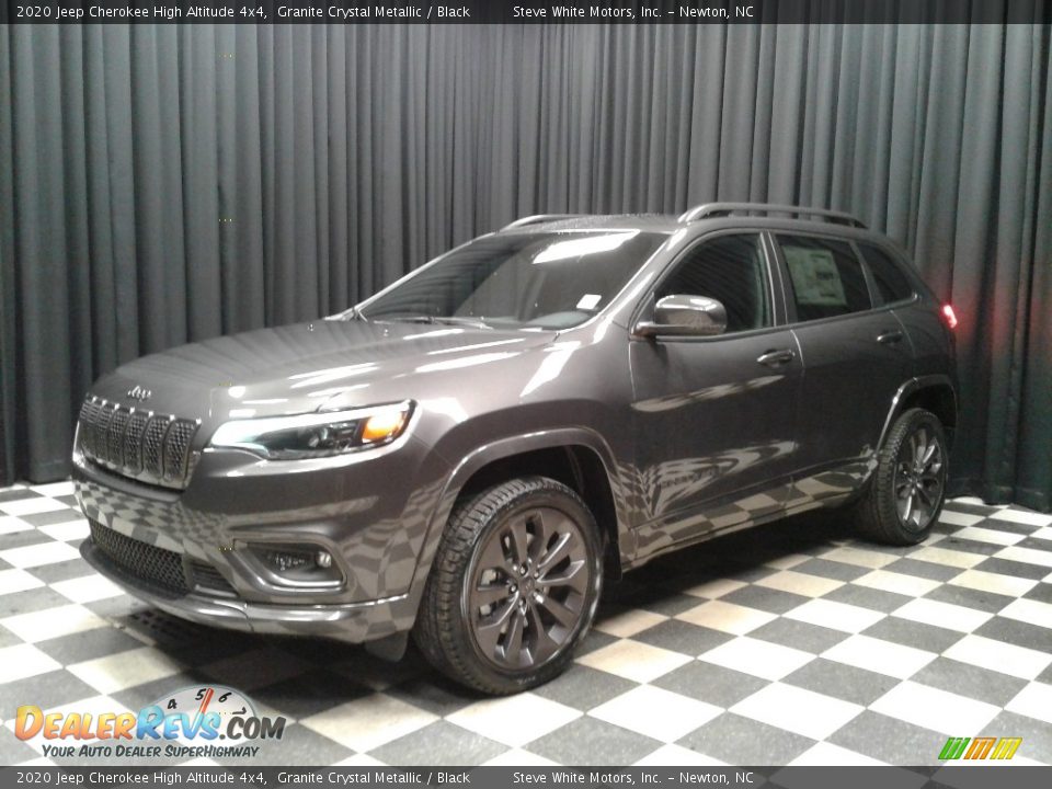 Front 3/4 View of 2020 Jeep Cherokee High Altitude 4x4 Photo #2