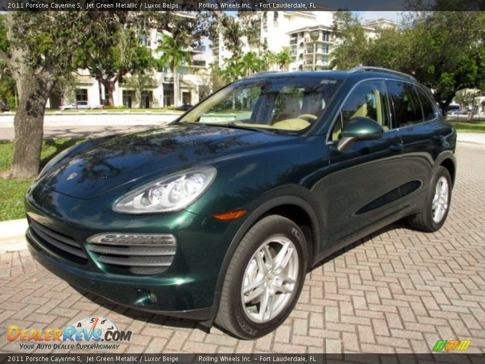 Front 3/4 View of 2011 Porsche Cayenne S Photo #1
