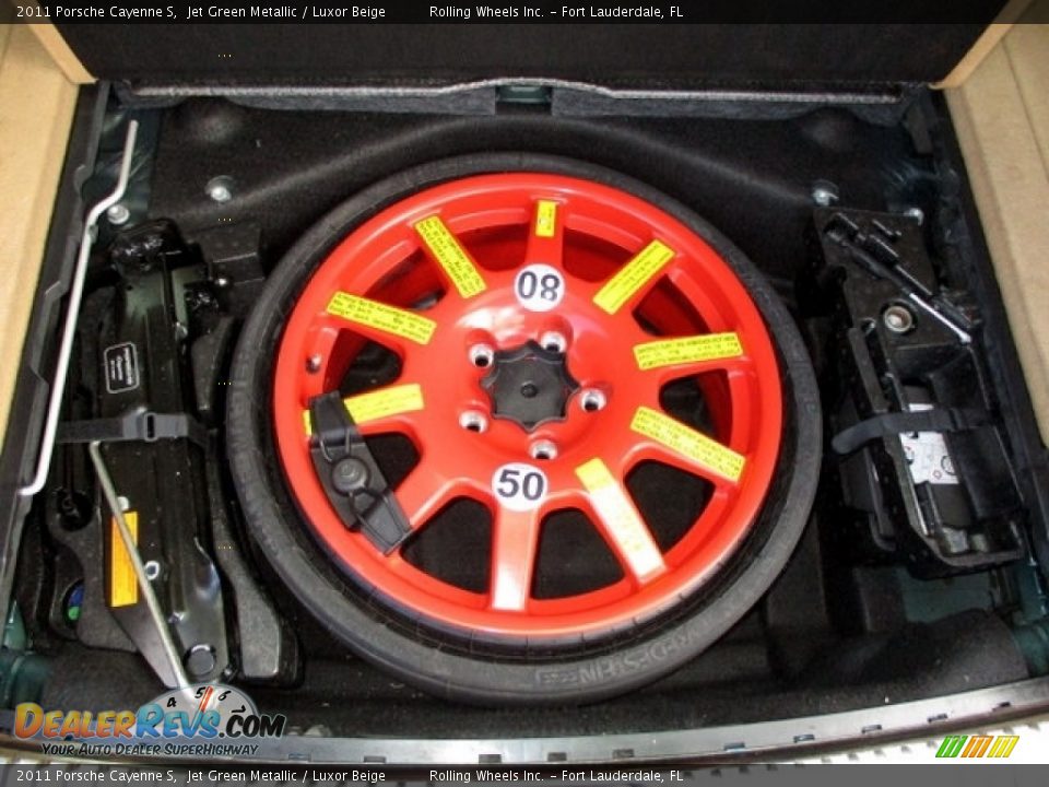 Tool Kit of 2011 Porsche Cayenne S Photo #33