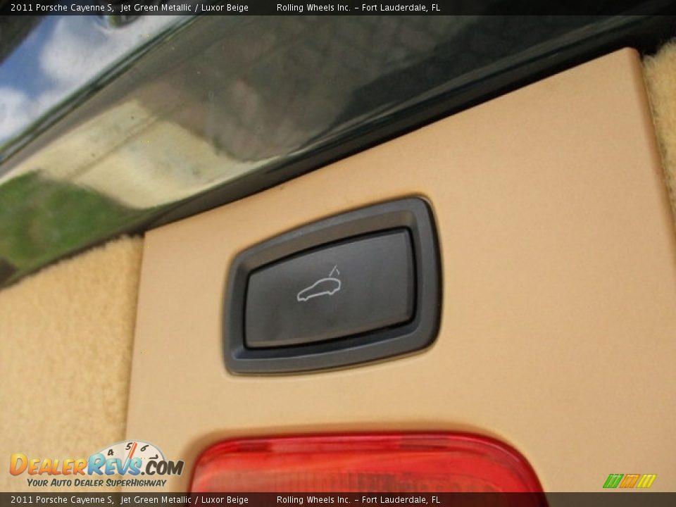 2011 Porsche Cayenne S Jet Green Metallic / Luxor Beige Photo #34