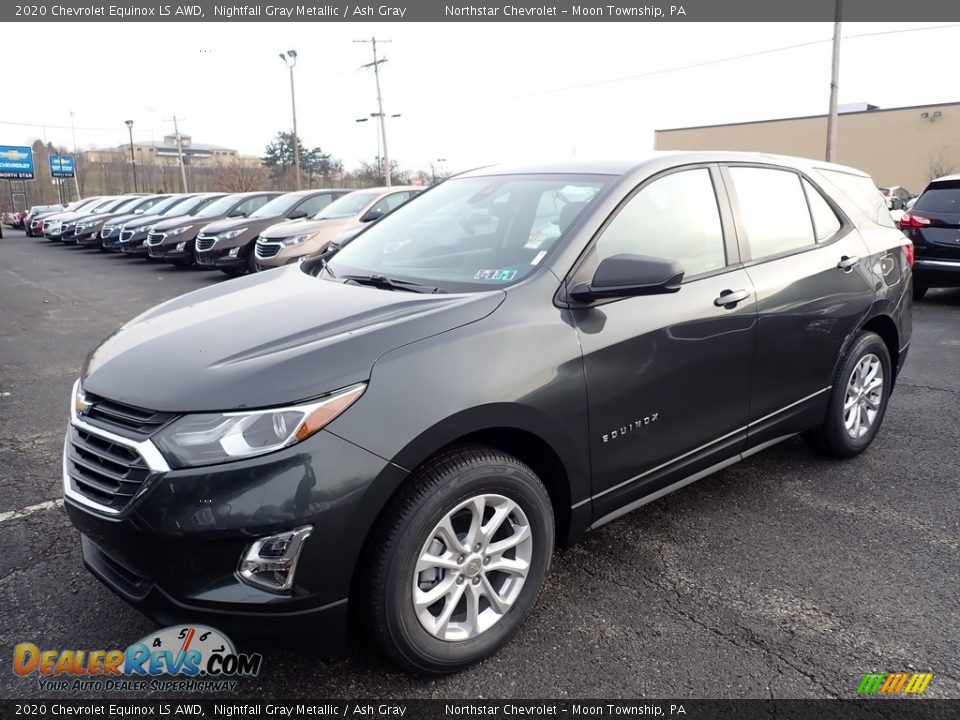 Front 3/4 View of 2020 Chevrolet Equinox LS AWD Photo #1