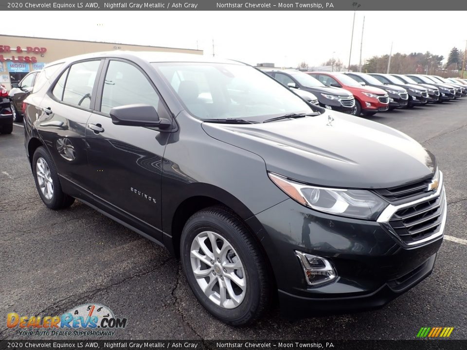 Front 3/4 View of 2020 Chevrolet Equinox LS AWD Photo #7