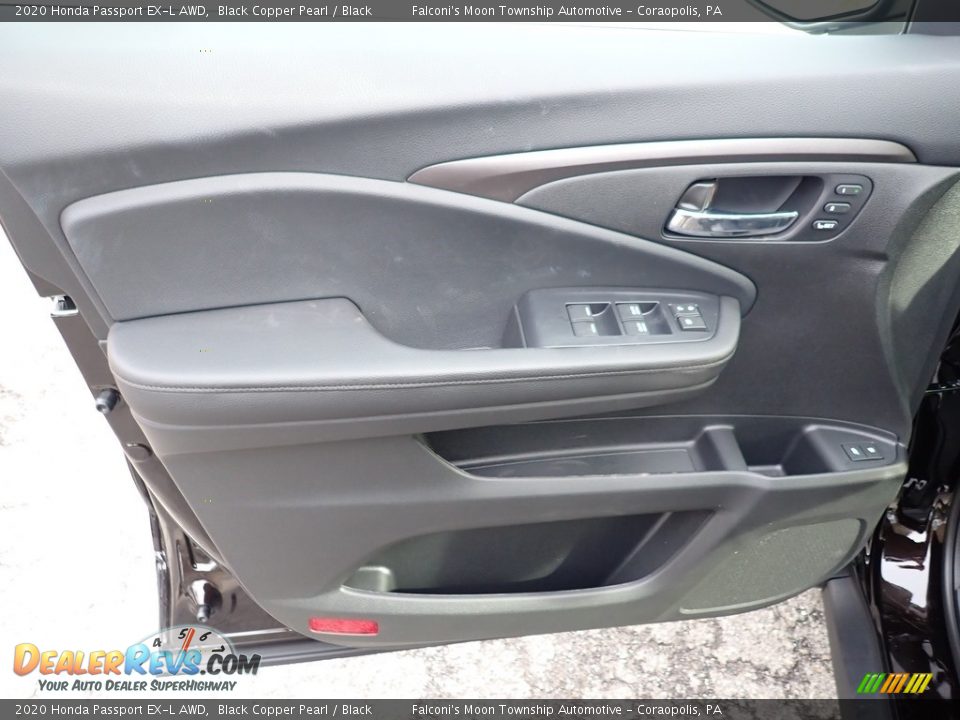 Door Panel of 2020 Honda Passport EX-L AWD Photo #11