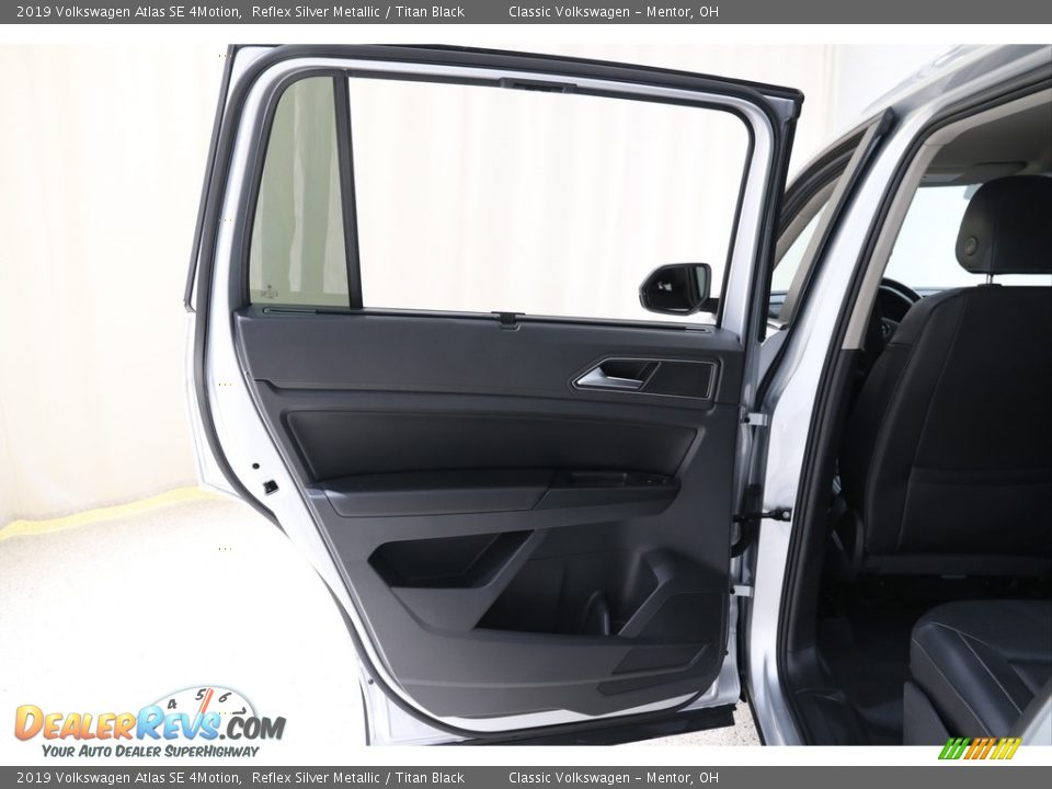 2019 Volkswagen Atlas SE 4Motion Reflex Silver Metallic / Titan Black Photo #16