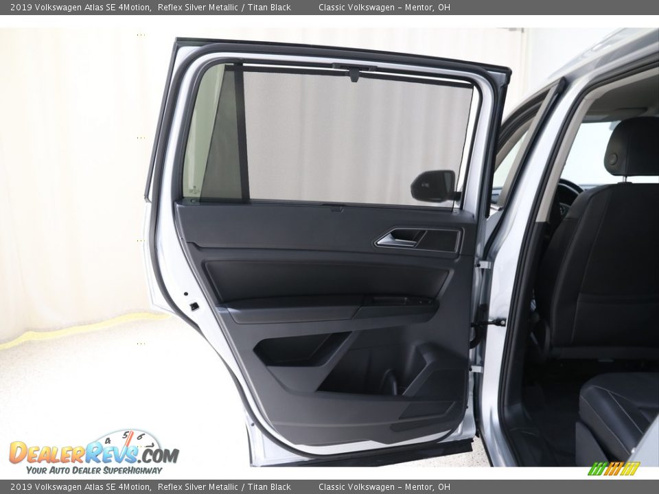 2019 Volkswagen Atlas SE 4Motion Reflex Silver Metallic / Titan Black Photo #17