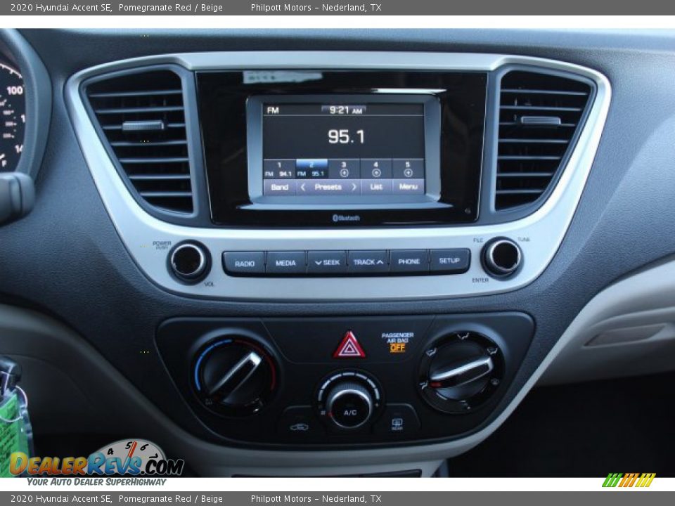 2020 Hyundai Accent SE Pomegranate Red / Beige Photo #17