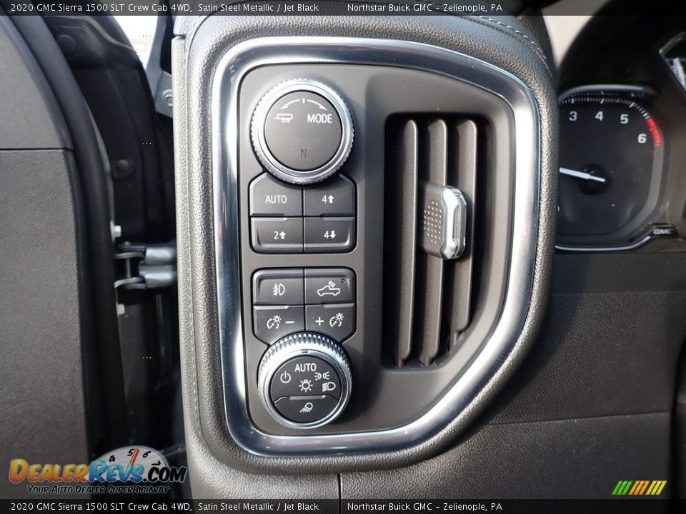 Controls of 2020 GMC Sierra 1500 SLT Crew Cab 4WD Photo #10