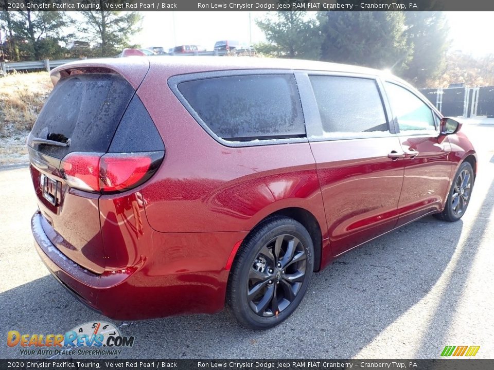 2020 Chrysler Pacifica Touring Velvet Red Pearl / Black Photo #4