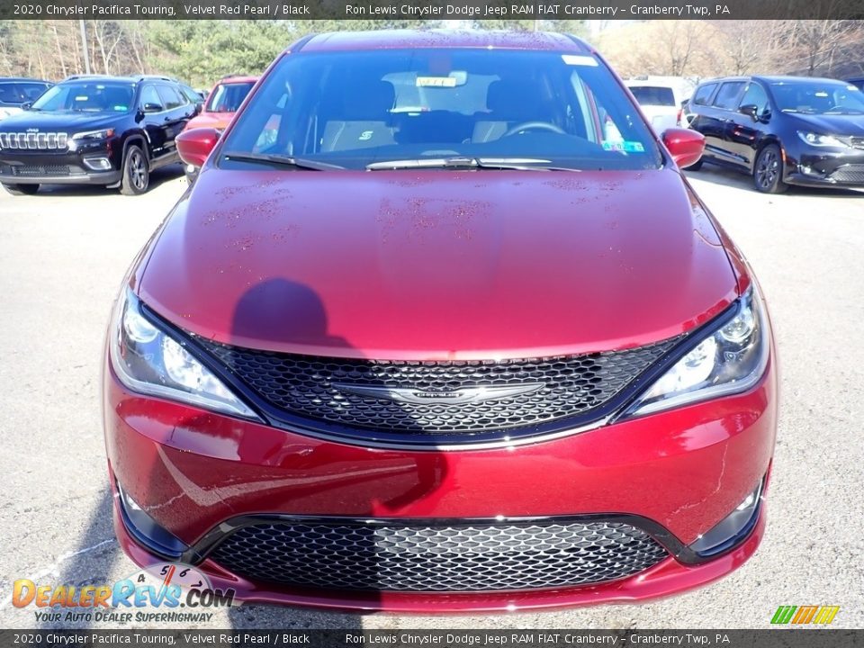 2020 Chrysler Pacifica Touring Velvet Red Pearl / Black Photo #7