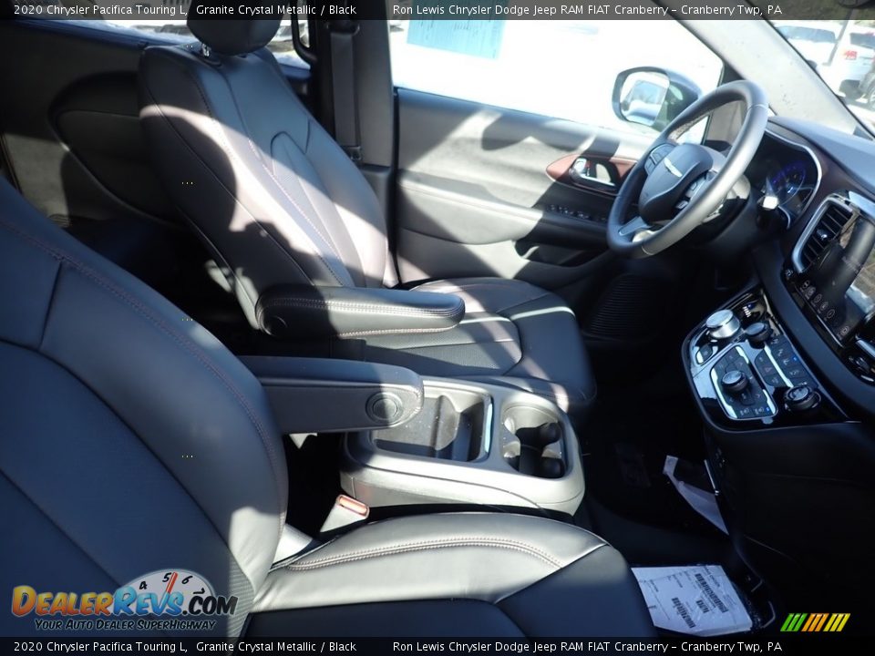 2020 Chrysler Pacifica Touring L Granite Crystal Metallic / Black Photo #10