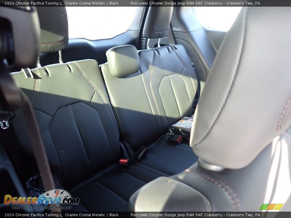 2020 Chrysler Pacifica Touring L Granite Crystal Metallic / Black Photo #13