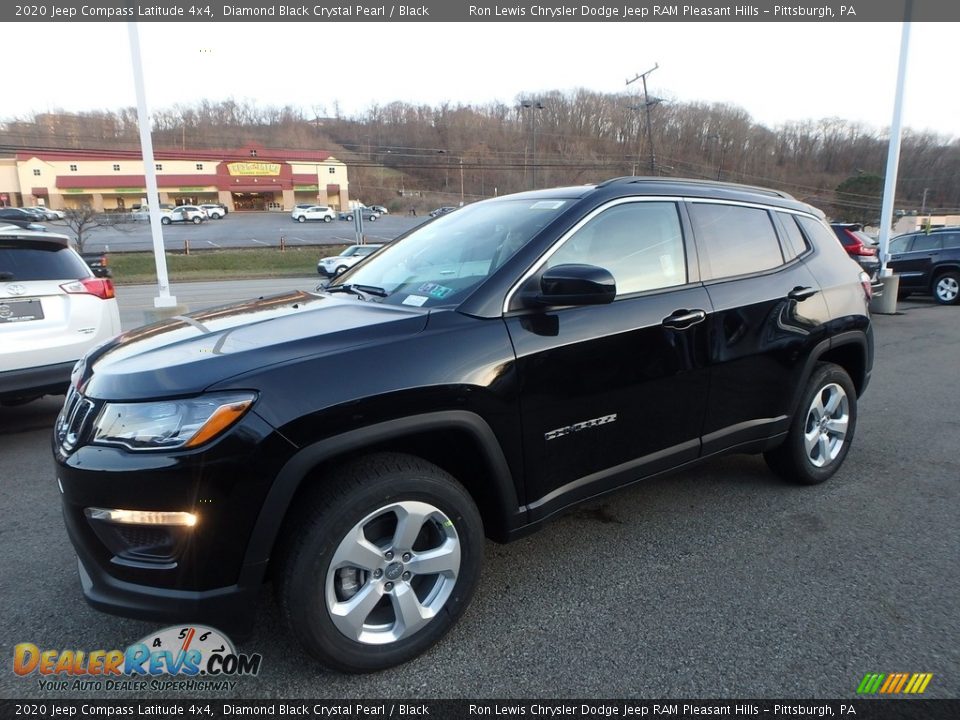 2020 Jeep Compass Latitude 4x4 Diamond Black Crystal Pearl / Black Photo #1