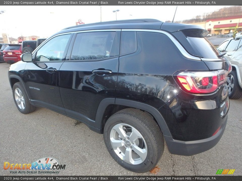 2020 Jeep Compass Latitude 4x4 Diamond Black Crystal Pearl / Black Photo #3