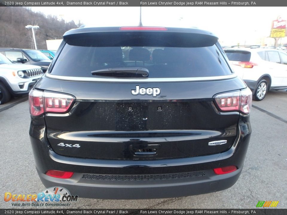 2020 Jeep Compass Latitude 4x4 Diamond Black Crystal Pearl / Black Photo #4
