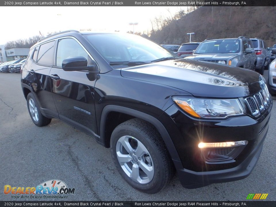 2020 Jeep Compass Latitude 4x4 Diamond Black Crystal Pearl / Black Photo #8