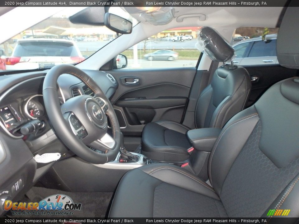 2020 Jeep Compass Latitude 4x4 Diamond Black Crystal Pearl / Black Photo #11